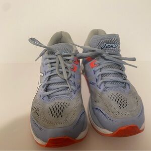 Asics GT 2000 7 Blue Running Shoes
Sneakers Women's Size 6